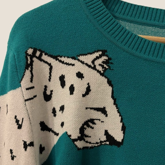 Snow Leopard Knit Sweater - Picture 2 of 3